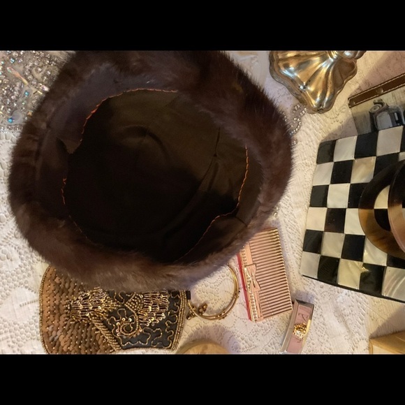 VINTAGE  50’s Mink Elegance. Hat. Chocolate brown.  So luxurious. - Picture 7 of 8
